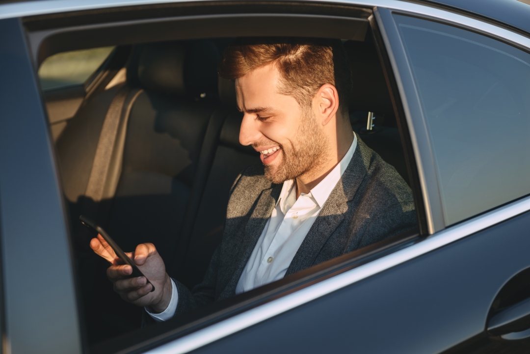 ثلاثة تطبيقات ستكون مفيدة للسائقين في دبي